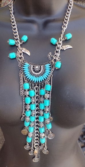 costume jewelry Jewelry - Southwest costume jewelry style bib necklace faux turquoise colored dangles 17.5